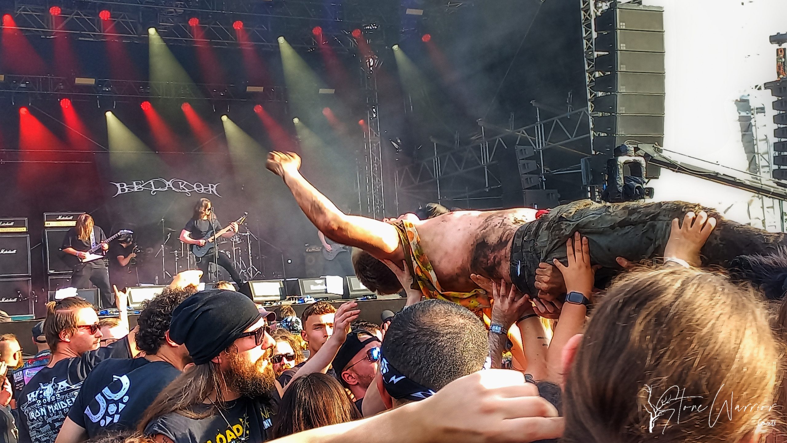 crowndsurfing-wacken