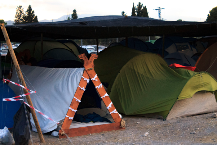 Joder! qué calor! No. Perdón. Joder! Qué humedad! - Página 7 Camping-sombra-700x467