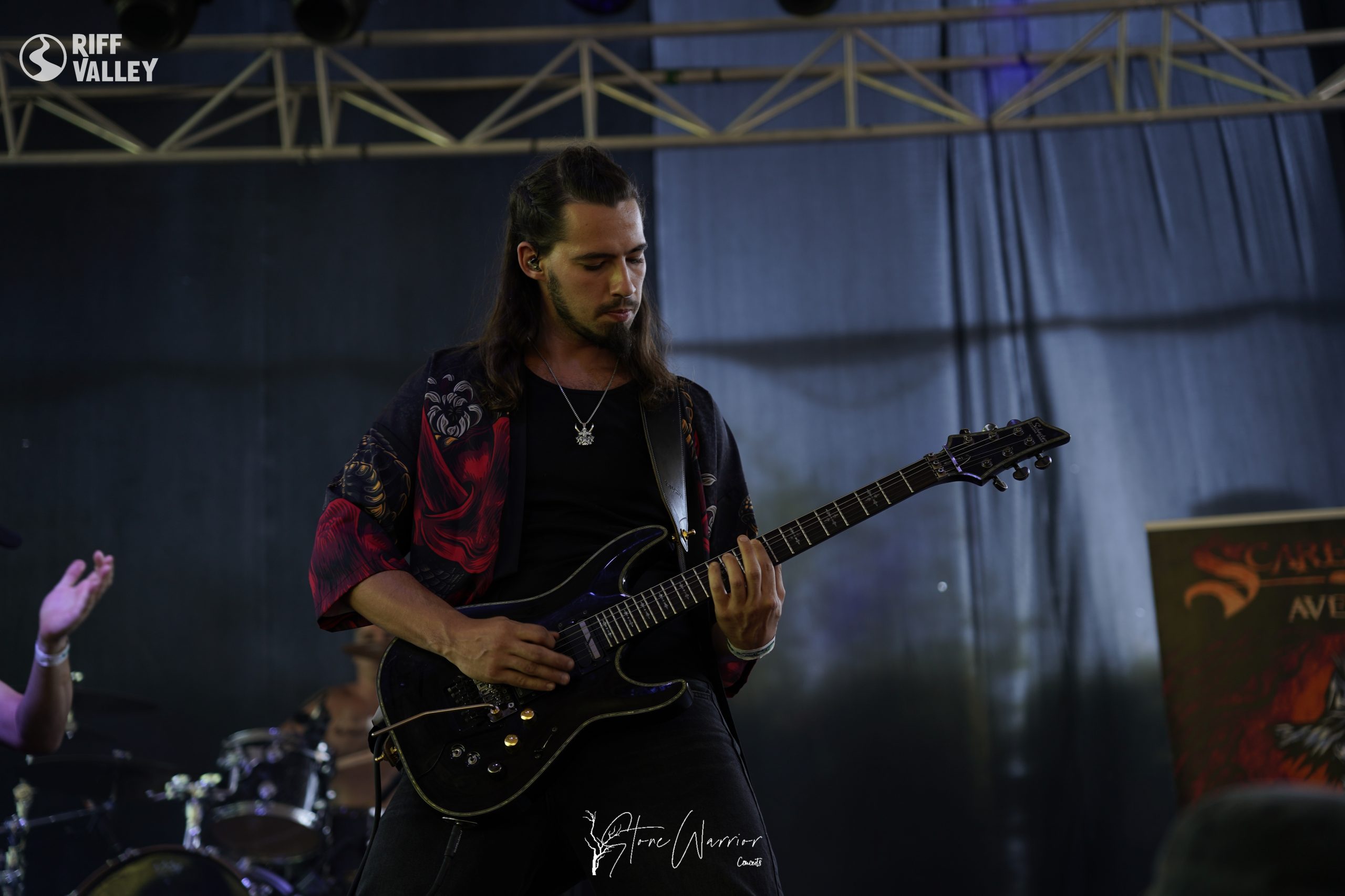 Scarecrow Avenue Guitarrista en el Leyendas del Rock 2024