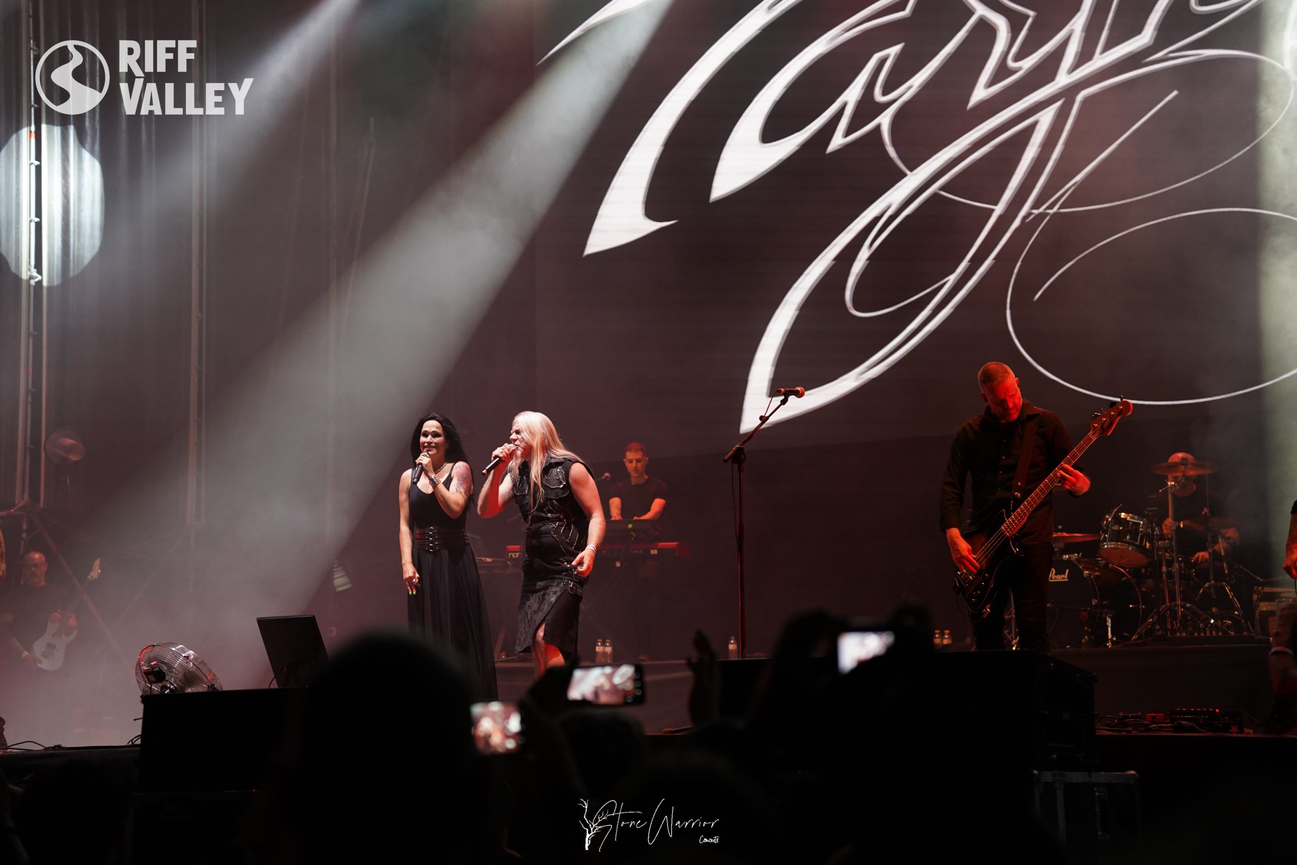 Actuación de Tarja & Marko Hietala Leyendas del Rock 2024 Wallpaper