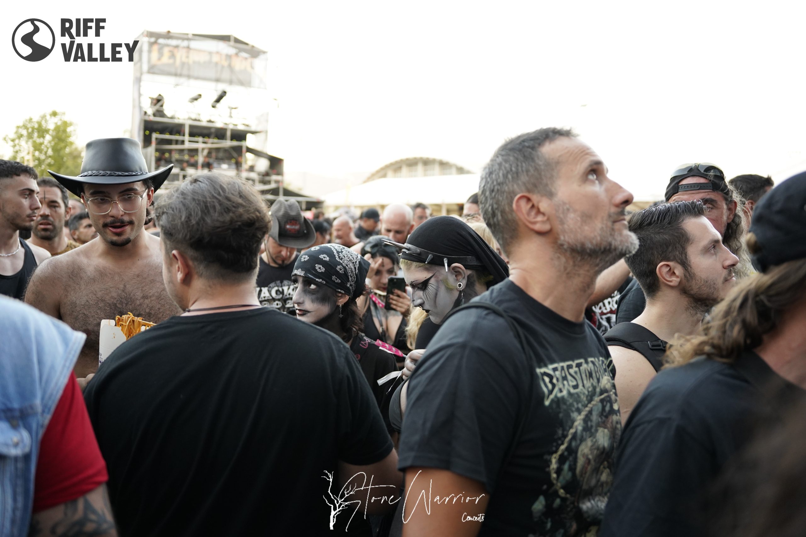 Multitud esperando a Behemoth en Leyendas del Rock 2024